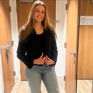 Meet your Posher, Lee